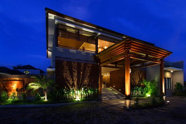 Night view, Front of Maharaja villas Seminyak