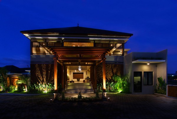 Night view, Front of Maharaja villas seminyak